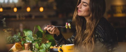 Donna e il gluten-free