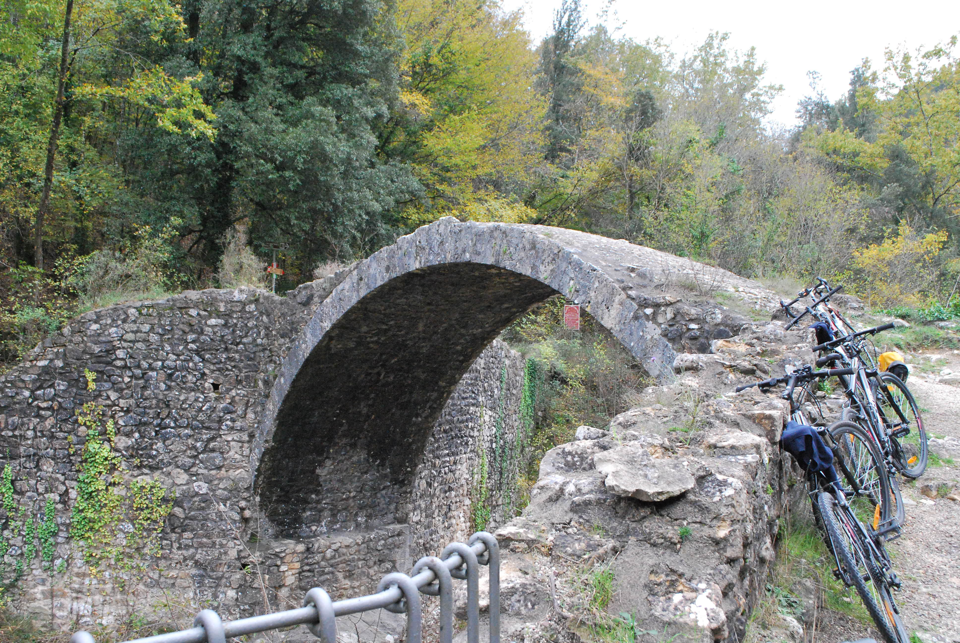 Il Ponte della Pia in bici, foto di Francesca Pelagatti