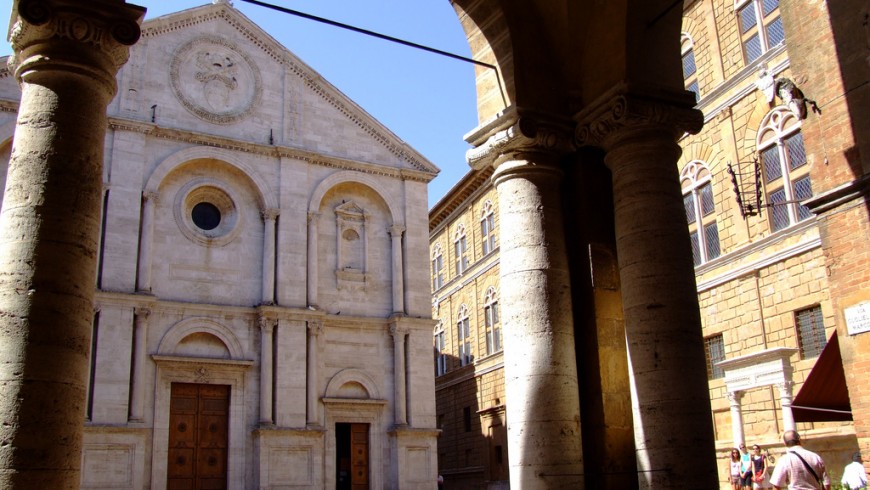 Pienza, Piazza Pio II, ph. by Donald, via flickr