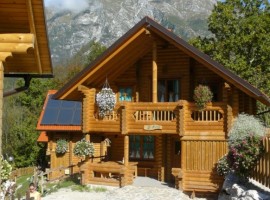 Chalet with photovoltaic panels