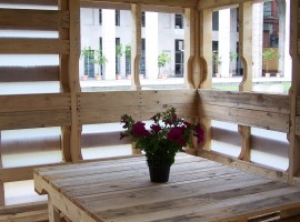 Pallet House: the house built with pallets
