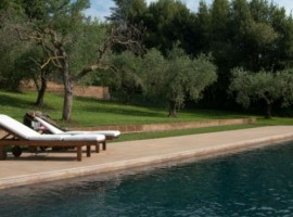 Five your mom an holiday in a wonderful accommodation near Rome for mother's day