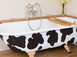 Bathtub, Carswell Cottages, green tourist facilities