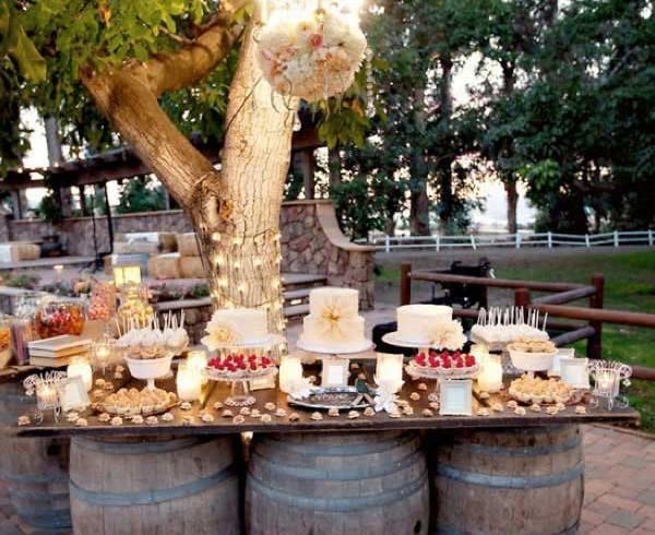 Table with wine barrels, photo via Pinterest