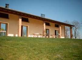 View of the grass and the porch of the agritourism