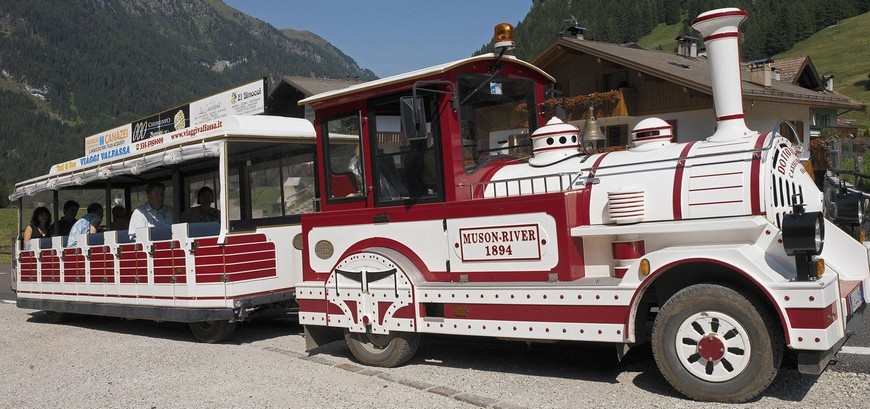Shuttle Bus in Fassa Valley, photo by fassa.com