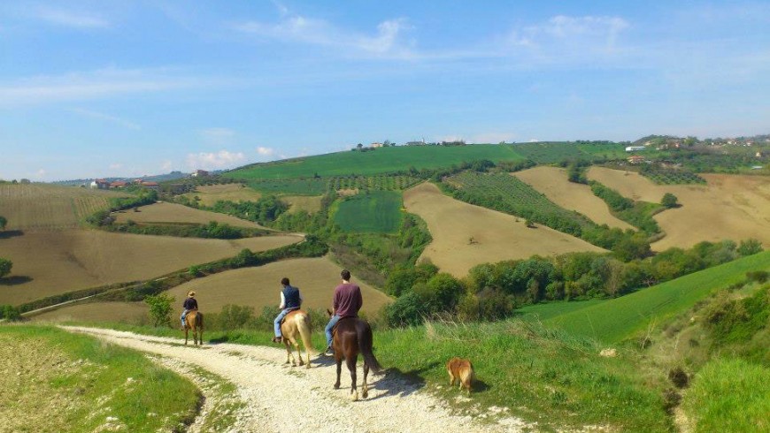 The Cicloippovia: a green experience not to miss in the Calanchi di Atri Natural Reserve, Abruzzo