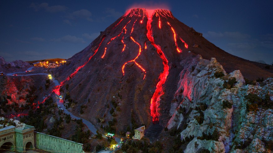Vesuvius erupting, photo via Miniatur Wunderland