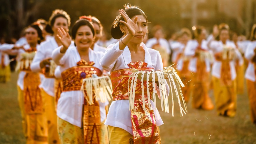 Women performing Balinese dance.