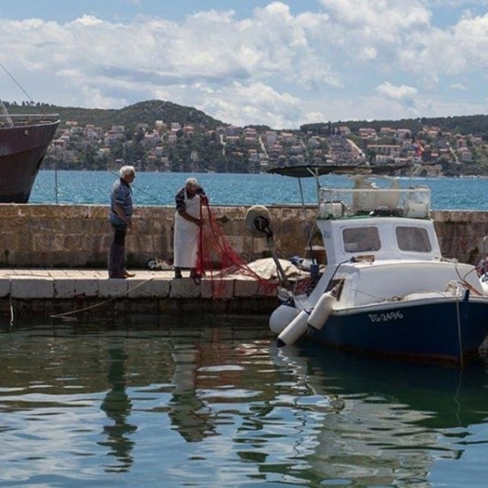 Vineyard eco villa Dalmatia - local fisherman