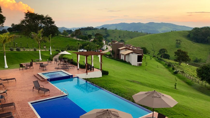 Accomodation with pool