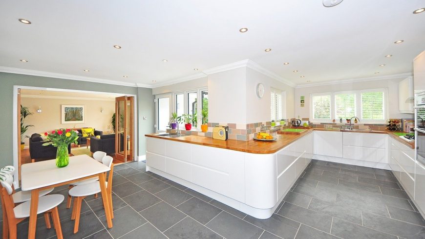 Wide and roundish kitchen