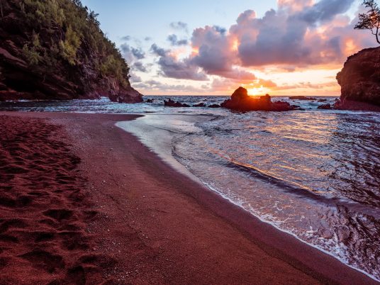 Coloured Beaches across the Hawaiian Islands