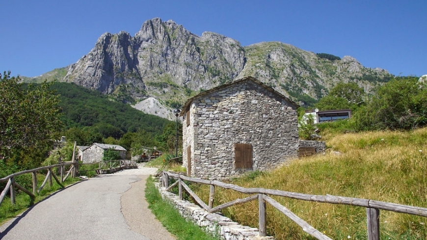 apuan alps park in tuscany, one of the most beautiful nature parks in tuscany