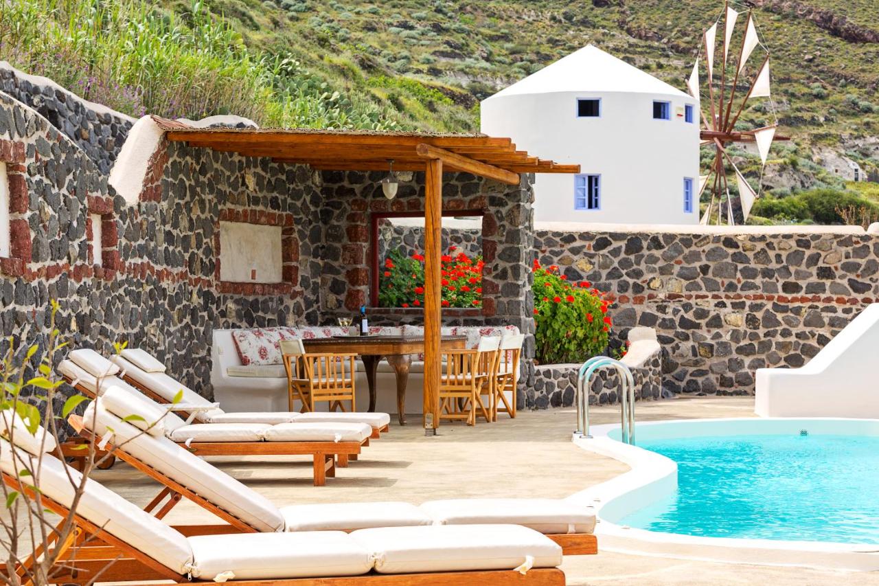 eco-hotel in Santorini