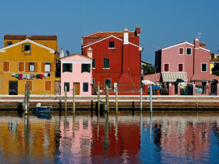 Pellestrina and its colorful houses that overlook the canal