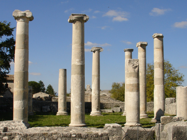 Ruins of oncient greek columns