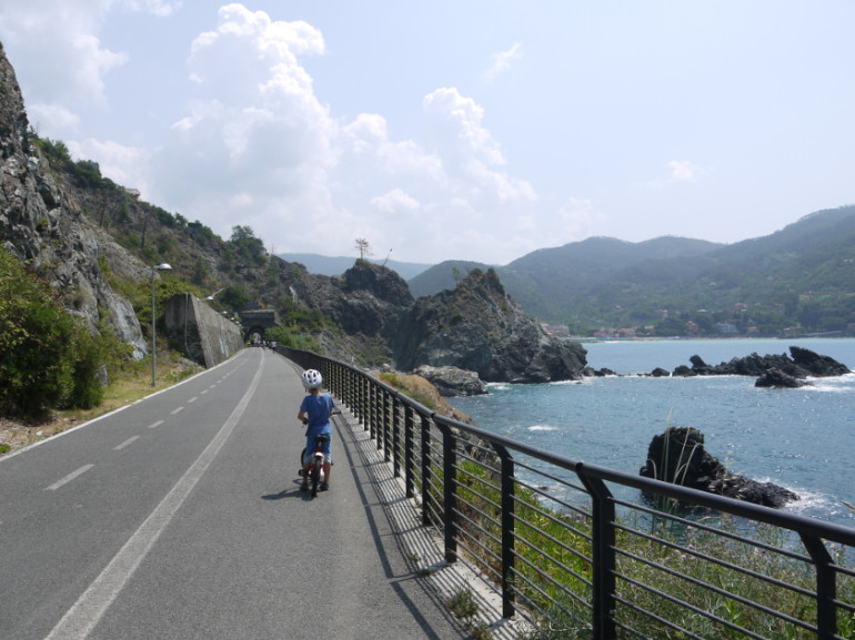 Cycling path between Levanto and Framura
