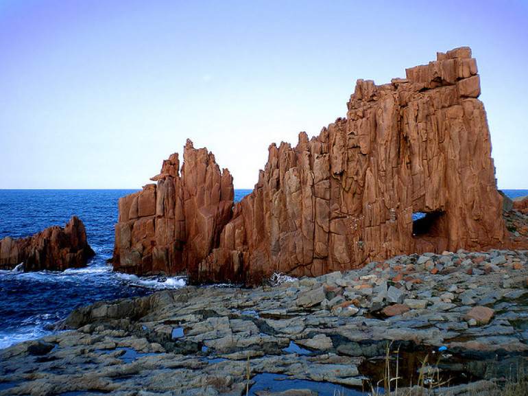 Red rocks, Arbatax (Ogliastra). Photo by SignorDeFazio via Flickr