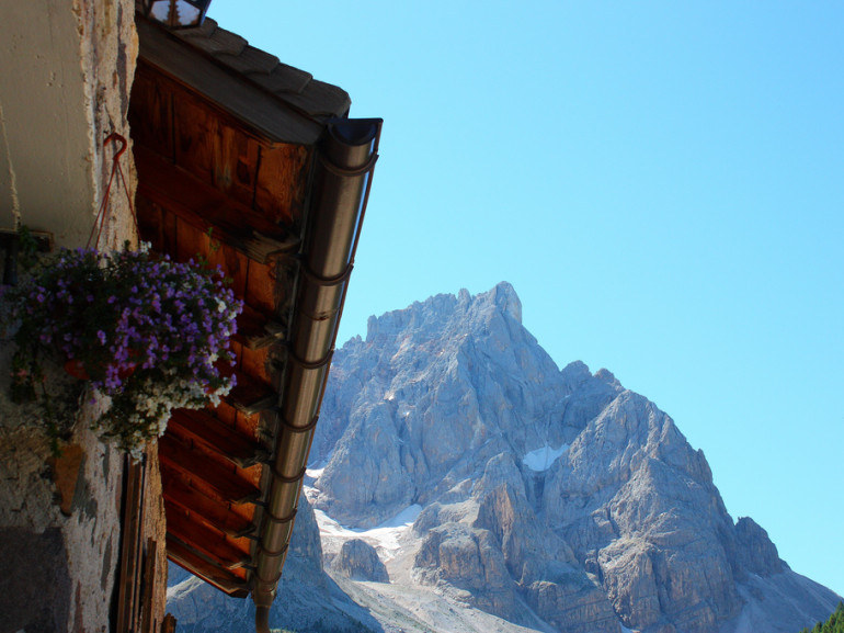 In Trentino you can also choose to sleep in a real hut in the mountains.