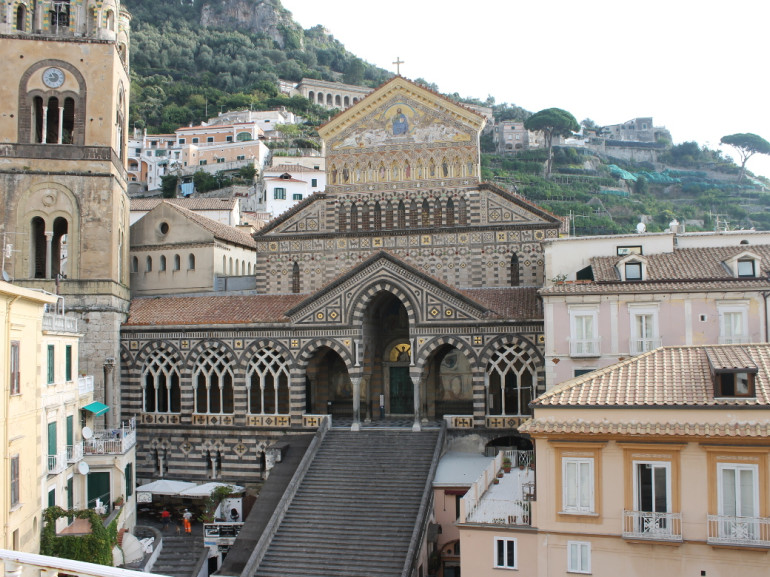 The square of the Cathedral of Amalfi, from here the route on foot to explore the Valle delle Ferriere.