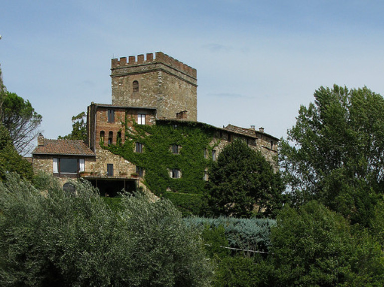 A fortress embraced by vegetation, photo by la fattina via Flickr