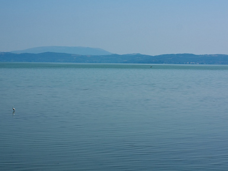 Trasimeno Lake, once the theater of fierce battles between Romans and Carthaginians. Photo by Natalia Romay via Flickr