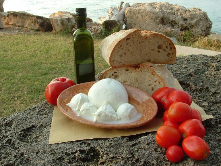 Traditional food from the Cilento and Amalfi coast, where the mediterranean diet has been invented.