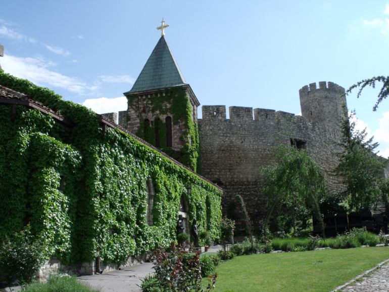 the castle of kalegmegdan with its walls